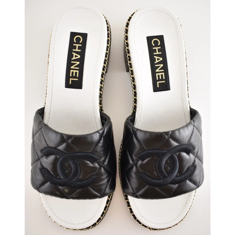 Chanel 25P Black Quilted Leather Chain CC Logo Mule Slide Sandal Block Heel 38.5